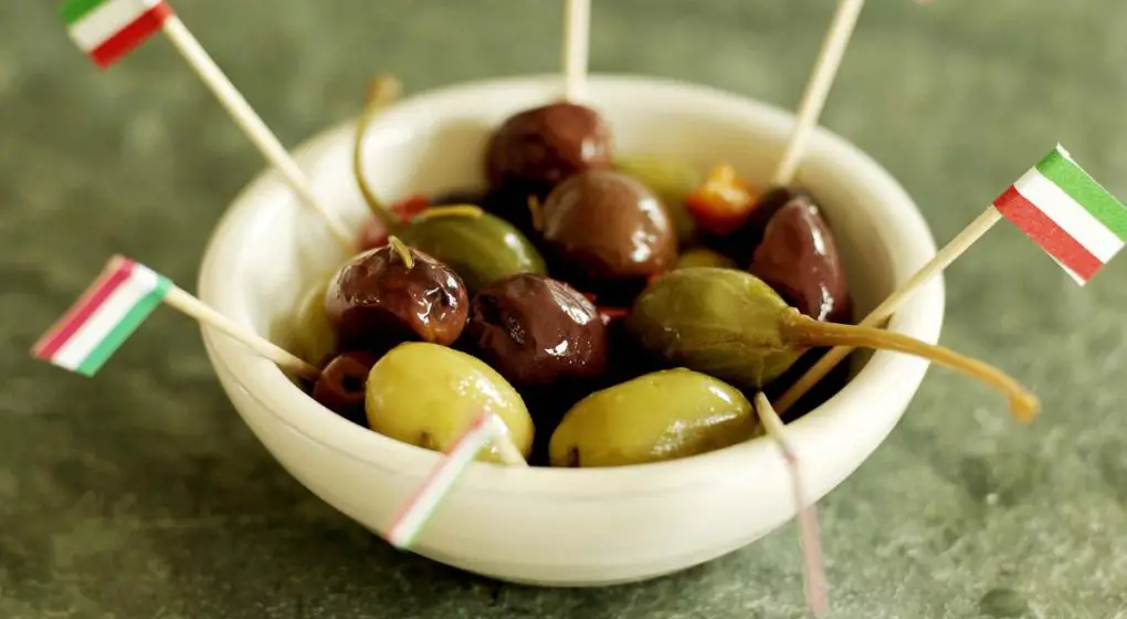 Green and Black Olives Green and Black Olives