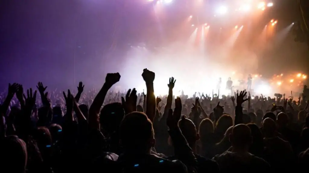 How Long Does A Concert Last 1 people in Concert