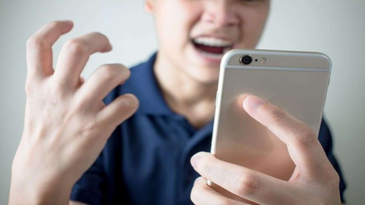 How To Troubleshoot a Smartphone Problem